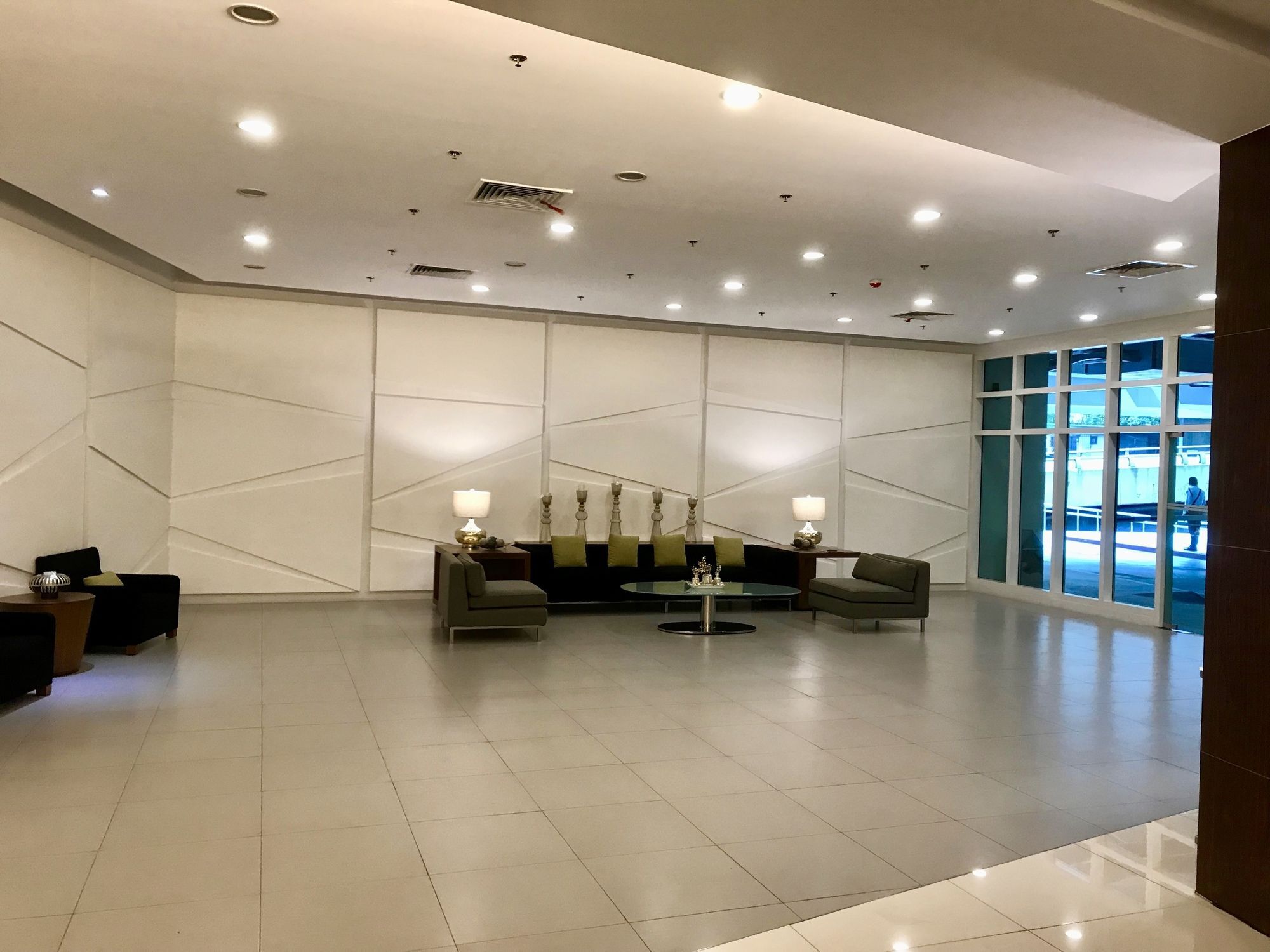 The Beacon Serviced Residences San Pedro Makati Eksteriør billede