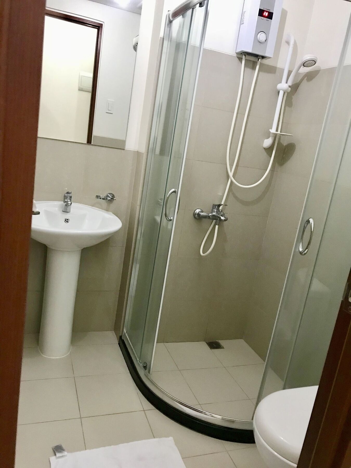 The Beacon Serviced Residences San Pedro Makati Eksteriør billede